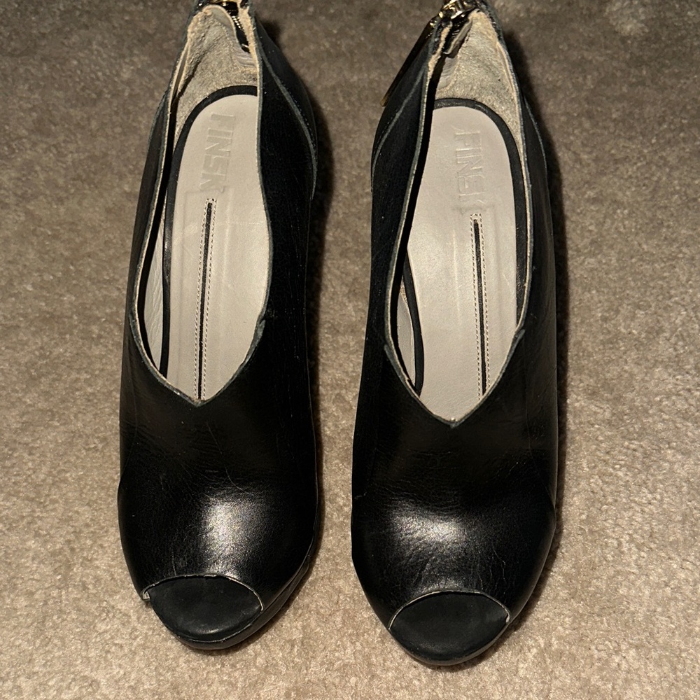 FIONI  Black Peep-Toe Heeled Boots